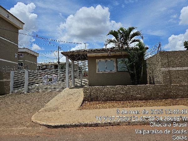 Vende-se em Valparaiso De Goias-GO  apto, 104.67 de área total, 48.90 de área privativa,  2_qto(s), WC, 1_sala(s), cozinha, 1_vaga(s) de garagem.