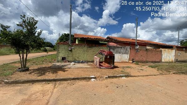 Vende-se em Padre Bernardo-GO  Casa, 69.68 de área total, 69.68 de área privativa, 190.96 de área do terreno,  3_qto(s), WC, WC Emp, 1_sala(s), cozinha.