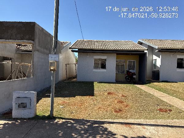 Vende-se em Santo Antonio Do Descoberto-GO  Casa, 51.54 de área total, 51.54 de área privativa, 150.00 de área do terreno,  2_qto(s), varanda, a.serv, WC, 1_sala(s), cozinha.