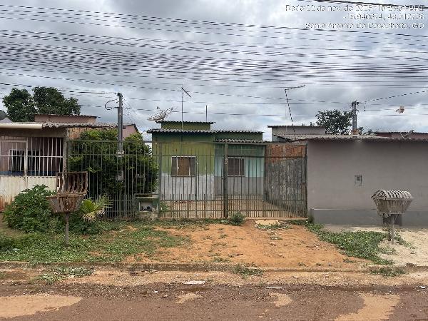 Vende-se em Santo Antonio Do Descoberto-GO  Casa, 49.87 de área total, 49.87 de área privativa, 221.40 de área do terreno,  2_qto(s), varanda, WC, 1_sala(s), cozinha, 1_vaga(s) de garagem.