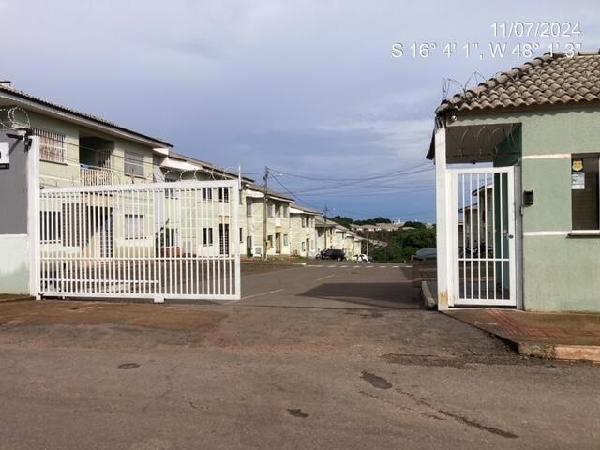 Vende-se em Valparaiso De Goias-GO  apto, 48.87 de área privativa,  2_qto(s), WC, 1_sala(s), cozinha, 1_vaga(s) de garagem.