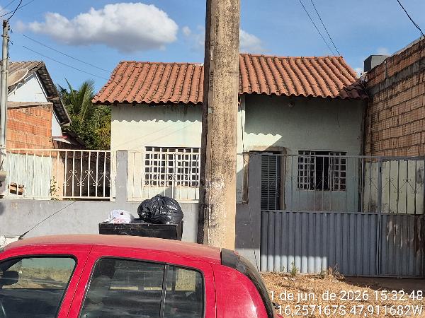 Vende-se em Luziania-GO  Casa, 55.41 de área total, 55.41 de área privativa, 225.00 de área do terreno,  2_qto(s), a.serv, WC, 1_sala(s), cozinha, 1_vaga(s) de garagem.