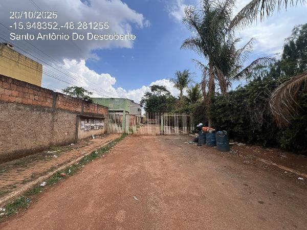 Vende-se em Santo Antonio Do Descoberto-GO  Casa, 280.26 de área total, 49.88 de área privativa, 180.07 de área do terreno,  2_qto(s), varanda, WC, 1_sala(s), cozinha.