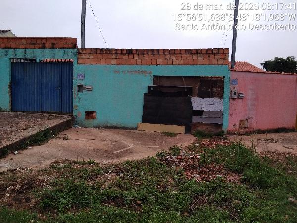 Vende-se em Santo Antonio Do Descoberto-GO  Casa, 69.75 de área total, 69.75 de área privativa, 180.00 de área do terreno,  2_qto(s), a.serv, WC, 1_sala(s), cozinha.