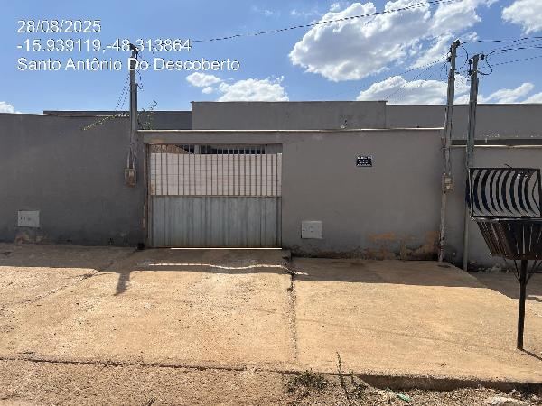 Vende-se em Santo Antonio Do Descoberto-GO  Casa, 69.98 de área total, 69.80 de área privativa, 153.40 de área do terreno,  2_qto(s), varanda, a.serv, WC, 1_sala(s), 1_vaga(s) de garagem.