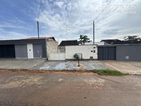 Vende-se em Santo Antonio Do Descoberto-GO  Casa, 62.01 de área total, 62.01 de área privativa, 225.00 de área do terreno,  2_qto(s), a.serv, WC, 1_sala(s), cozinha, 1_vaga(s) de garagem.