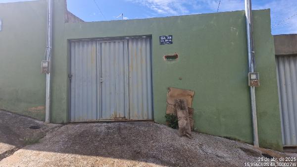 Vende-se em Santo Antonio Do Descoberto-GO  Casa, 65.57 de área total, 65.57 de área privativa, 150.00 de área do terreno,  2_qto(s), a.serv, WC, 1_sala(s), cozinha.