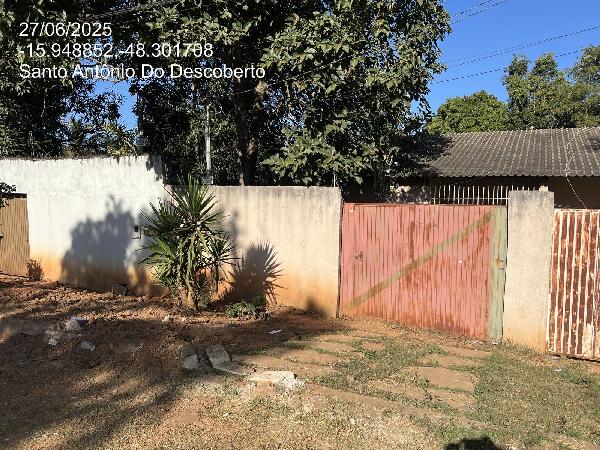Vende-se em Santo Antonio Do Descoberto-GO  Casa, 56.40 de área total, 56.40 de área privativa, 266.50 de área do terreno,  2_qto(s), a.serv, WC, 1_sala(s), cozinha, 1_vaga(s) de garagem.