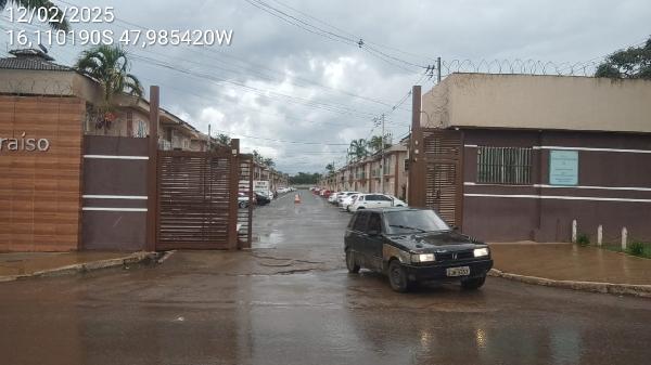 Vende-se em Valparaiso De Goias-GO  apto, 49.99 de área privativa,  2_qto(s), varanda, WC, 1_sala(s), cozinha, 1_vaga(s) de garagem.