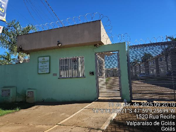 Vende-se em Valparaiso De Goias-GO  apto, 105.27 de área total, 49.13 de área privativa,  2_qto(s), a.serv, WC, 1_sala(s), cozinha, 1_vaga(s) de garagem.