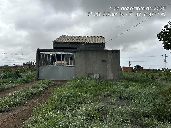 Vende-se em Planaltina-GO  Casa, 54.86 de área total, 54.86 de área privativa, 180.00 de área do terreno,  2_qto(s), varanda, a.serv, WC, 1_sala(s), cozinha.