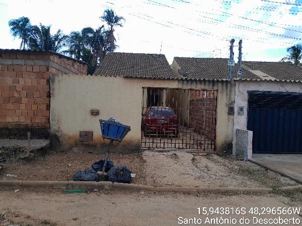 Vende-se em Santo Antonio Do Descoberto-GO  Casa, 63.00 de área total, 63.00 de área privativa, 180.00 de área do terreno,  2_qto(s), a.serv, WC, 1_sala(s), cozinha.