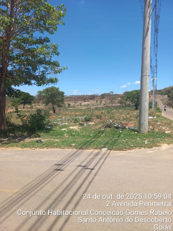 Vende-se em Santo Antonio Do Descoberto-GO  Terreno, 1213.95 de área do terreno.
