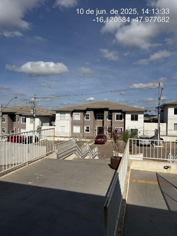 Vende-se em Valparaiso De Goias-GO  apto, 68.34 de área total, 45.35 de área privativa,  2_qto(s), varanda, WC, 1_sala(s), cozinha, 1_vaga(s) de garagem.