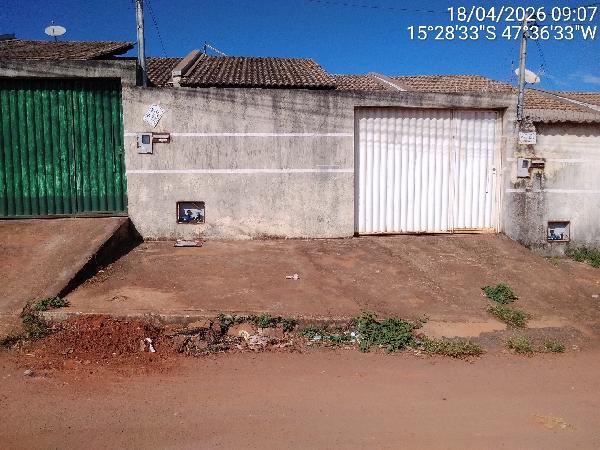 Vende-se em Planaltina-GO  Casa, 82.19 de área total, 82.19 de área privativa, 144.00 de área do terreno,  2_qto(s), varanda, a.serv, WC, 1_sala(s), cozinha, 1_vaga(s) de garagem.