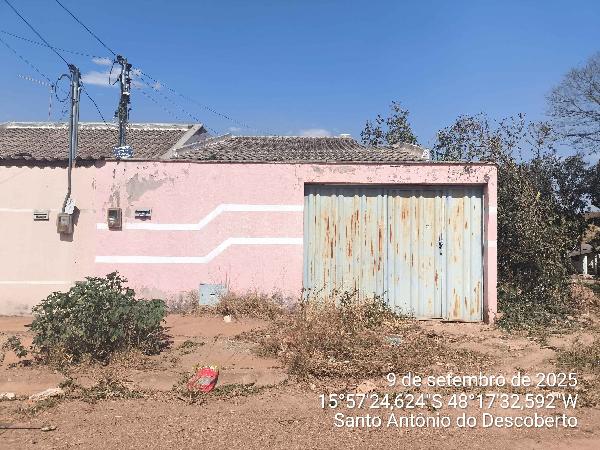 Vende-se em Santo Antonio Do Descoberto-GO  Casa, 69.51 de área total, 69.51 de área privativa, 180.00 de área do terreno,  2_qto(s), varanda, a.serv, WC, 1_sala(s), cozinha.
