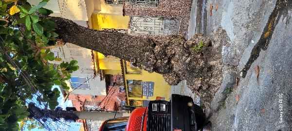 Vende-se em Rio De Janeiro-RJ  Casa, 88.00 de área privativa, 334.00 de área do terreno,  2_qto(s), WC, 1_sala(s), cozinha, Terraco.