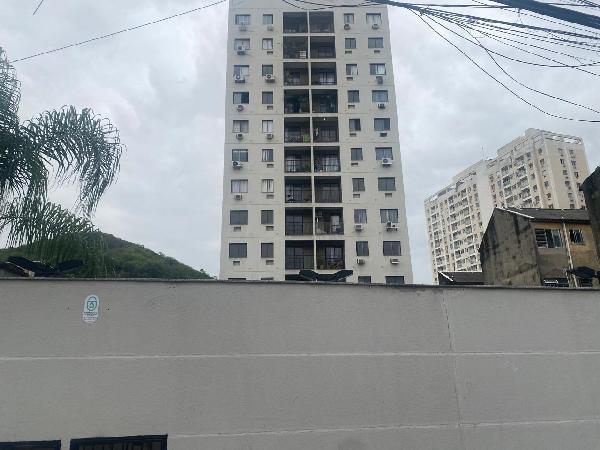 Vende-se em Rio De Janeiro-RJ  apto, 43.00 de área total, 43.00 de área privativa,  2_qto(s), WC, 1_sala(s), cozinha.