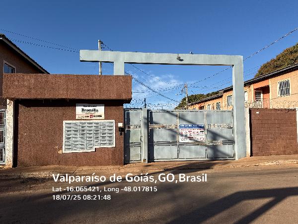 Vende-se em Valparaiso De Goias-GO  apto, 95.02 de área total, 43.13 de área privativa,  2_qto(s), a.serv, WC, 1_sala(s), cozinha, 1_vaga(s) de garagem.