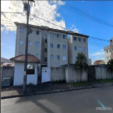 Vende-se em Valparaiso De Goias-GO  apto, 90.53 de área privativa,  2_qto(s), varanda, a.serv, WC, 1_sala(s), cozinha, 1_vaga(s) de garagem.