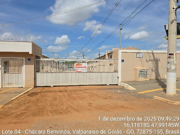 Vende-se em Valparaiso De Goias-GO  Casa, 135.78 de área total, 97.12 de área privativa, 135.78 de área do terreno,  2_qto(s), a.serv, WC, 1_sala(s), cozinha, 1_vaga(s) de garagem.