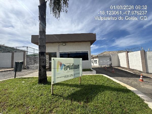 Vende-se em Valparaiso De Goias-GO  apto, 49.61 de área total, 35.00 de área privativa,  2_qto(s), varanda, WC, 1_sala(s), cozinha, 1_vaga(s) de garagem.