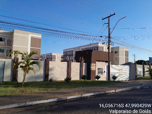 Vende-se em Valparaiso De Goias-GO  apto, 80.04 de área total, 46.24 de área privativa,  2_qto(s), a.serv, WC, 1_sala(s), cozinha, 1_vaga(s) de garagem.