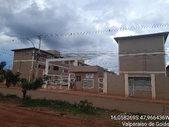 Vende-se em Valparaiso De Goias-GO  apto, 83.40 de área total, 44.77 de área privativa,  2_qto(s), a.serv, WC, 1_sala(s), cozinha, 1_vaga(s) de garagem.