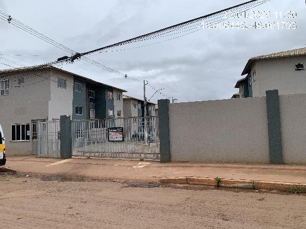 Vende-se em Valparaiso De Goias-GO  apto, 124.38 de área total, 48.60 de área privativa,  2_qto(s), a.serv, 1_sala(s), cozinha, 1_vaga(s) de garagem.