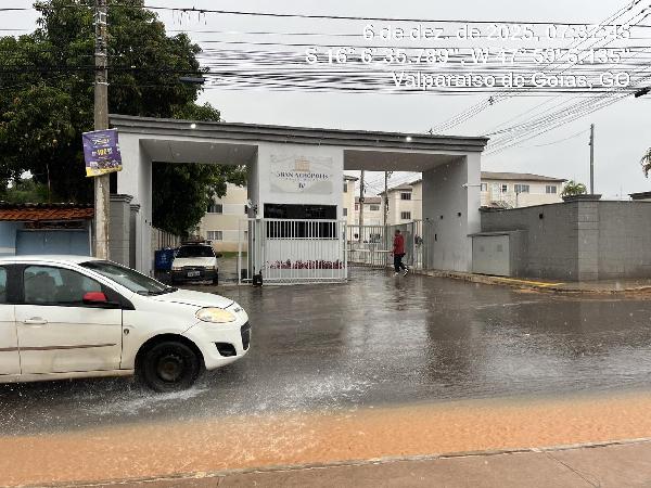 Vende-se em Valparaiso De Goias-GO  apto, 100.23 de área total, 48.92 de área privativa,  2_qto(s), a.serv, WC, 1_sala(s), cozinha, 1_vaga(s) de garagem.