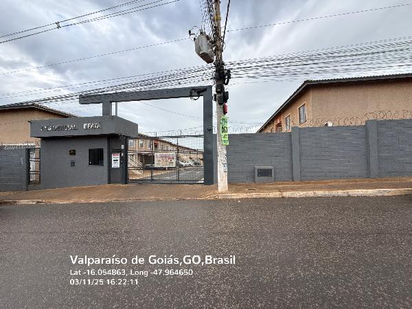 Vende-se em Valparaiso De Goias-GO  apto, 86.66 de área total, 44.45 de área privativa,  2_qto(s), a.serv, WC, 1_sala(s), cozinha, 1_vaga(s) de garagem.