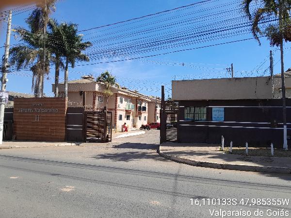 Vende-se em Valparaiso De Goias-GO  apto, 87.64 de área total, 49.99 de área privativa,  2_qto(s), WC, 1_sala(s), cozinha.