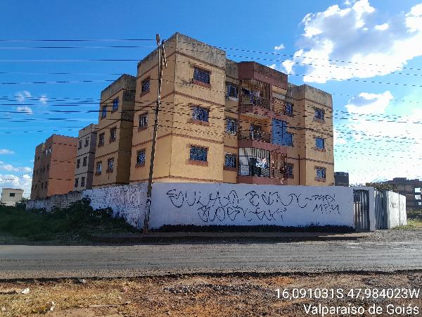 Vende-se em Valparaiso De Goias-GO  apto, 76.56 de área total, 55.45 de área privativa,  2_qto(s), varanda, a.serv, WC, 1_sala(s), cozinha, 1_vaga(s) de garagem.