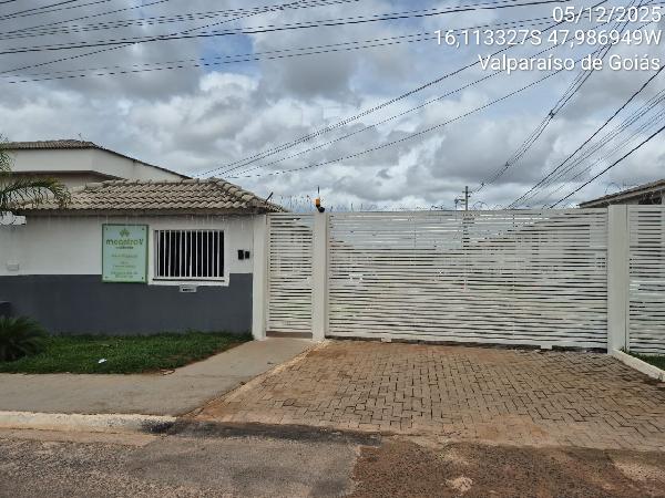 Vende-se em Valparaiso De Goias-GO  apto, 96.73 de área total, 48.36 de área privativa,  2_qto(s), WC, 1_sala(s), cozinha, 1_vaga(s) de garagem.