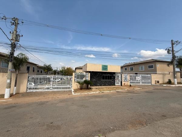 Vende-se em Valparaiso De Goias-GO  apto, 100.33 de área total, 46.85 de área privativa,  2_qto(s), a.serv, WC, 1_sala(s), cozinha.