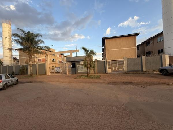 Vende-se em Valparaiso De Goias-GO  apto, 49.08 de área total, 44.77 de área privativa,  2_qto(s), a.serv, WC, 1_sala(s), cozinha, 1_vaga(s) de garagem.