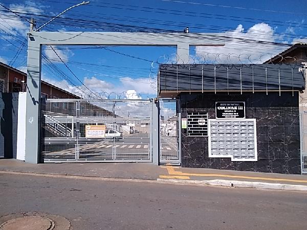 Vende-se em Valparaiso De Goias-GO  apto, 90.66 de área total, 43.40 de área privativa,  2_qto(s), a.serv, WC, 1_sala(s), cozinha, 1_vaga(s) de garagem.