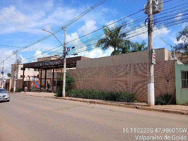 Vende-se em Valparaiso De Goias-GO  apto, 87.98 de área total, 48.70 de área privativa,  2_qto(s), varanda, a.serv, WC, 1_sala(s), cozinha.