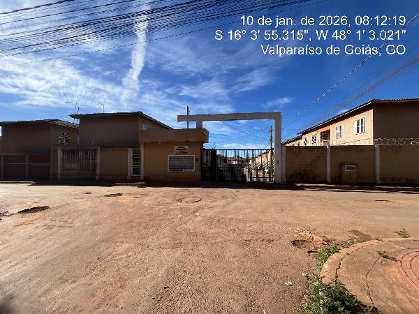 Vende-se em Valparaiso De Goias-GO  apto, 83.84 de área total, 43.13 de área privativa,  2_qto(s), a.serv, WC, 1_sala(s), cozinha, 1_vaga(s) de garagem.