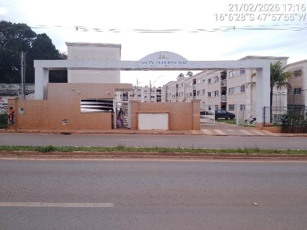 Vende-se em Valparaiso De Goias-GO  apto, 80.75 de área total, 44.11 de área privativa,  2_qto(s), a.serv, WC, 1_sala(s), cozinha, 1_vaga(s) de garagem.