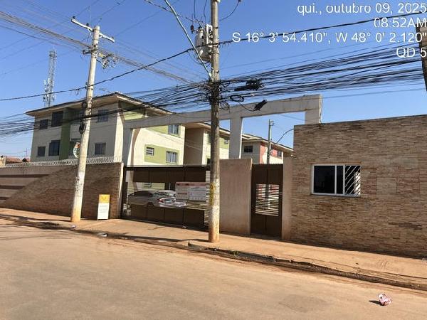 Vende-se em Valparaiso De Goias-GO  apto, 97.95 de área total, 50.14 de área privativa,  2_qto(s), a.serv, WC, 1_sala(s), cozinha, 1_vaga(s) de garagem.