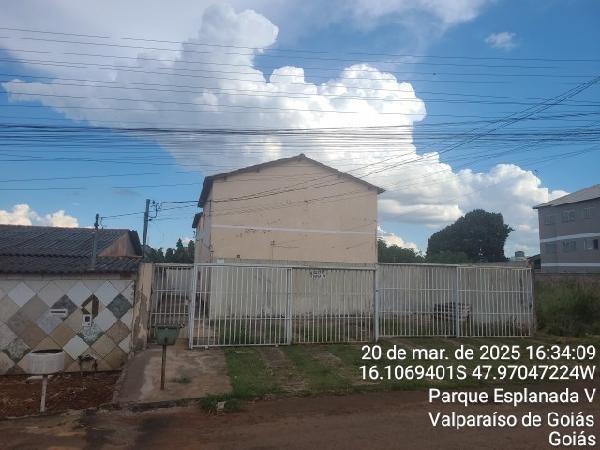 Vende-se em Valparaiso De Goias-GO  Casa, 62.40 de área total, 90.00 de área privativa, 360.00 de área do terreno,  2_qto(s), a.serv, WC, 1_sala(s), cozinha.