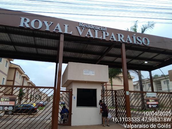 Vende-se em Valparaiso De Goias-GO  apto, 87.98 de área total, 48.70 de área privativa,  2_qto(s), varanda, WC, 1_sala(s), cozinha.