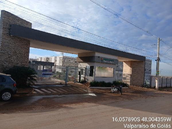 Vende-se em Valparaiso De Goias-GO  apto, 81.75 de área total, 45.66 de área privativa,  2_qto(s), WC, 1_sala(s), cozinha, 1_vaga(s) de garagem.