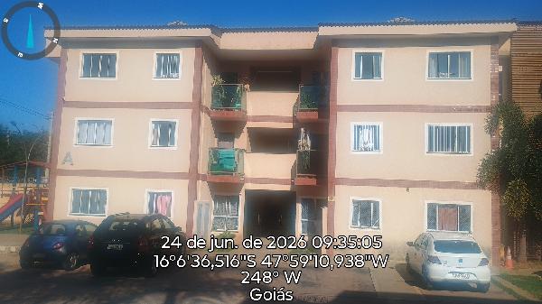 Vende-se em Valparaiso De Goias-GO  apto, 87.56 de área total, 48.70 de área privativa,  2_qto(s), WC, 1_sala(s), cozinha.