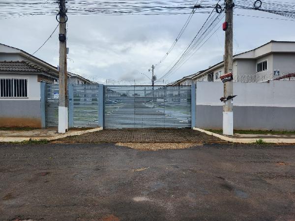 Vende-se em Valparaiso De Goias-GO  apto, 102.40 de área total, 48.36 de área privativa,  2_qto(s), a.serv, WC, 1_sala(s), cozinha, 1_vaga(s) de garagem.