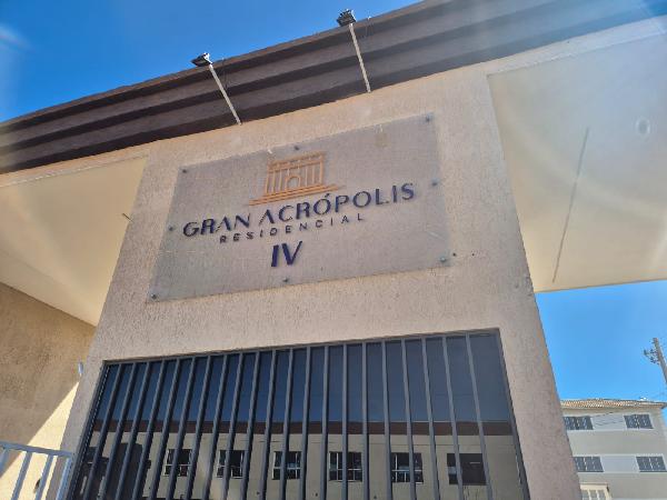 Vende-se em Valparaiso De Goias-GO  apto, 125.52 de área total, 73.76 de área privativa,  2_qto(s), a.serv, WC, 1_sala(s), cozinha, 1_vaga(s) de garagem.