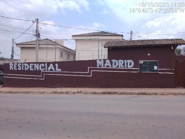 Vende-se em Valparaiso De Goias-GO  apto, 99.17 de área total, 46.32 de área privativa,  2_qto(s), a.serv, WC, 1_sala(s), cozinha, 1_vaga(s) de garagem.