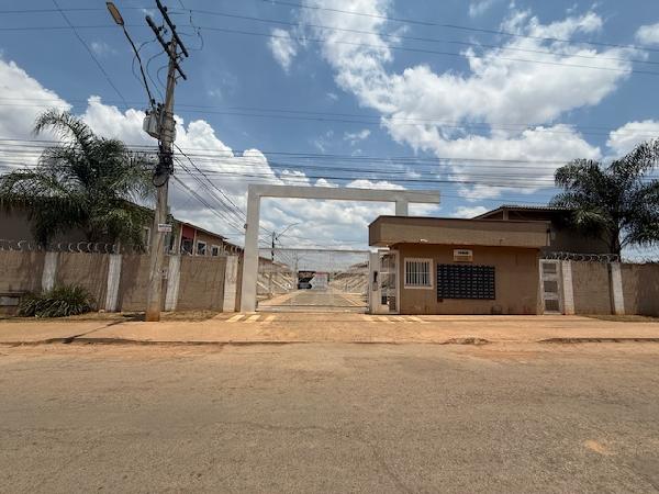 Vende-se em Valparaiso De Goias-GO  apto, 46.30 de área total, 43.13 de área privativa,  2_qto(s), a.serv, WC, 1_sala(s), cozinha, 1_vaga(s) de garagem.