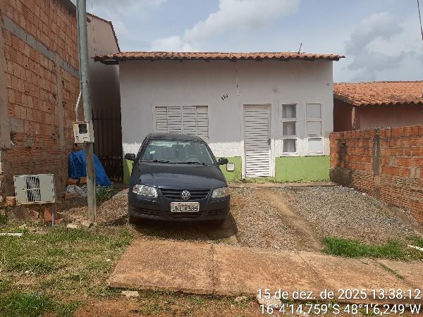 Vende-se em Valparaiso De Goias-GO  Casa, 169.00 de área total, 54.75 de área privativa, 105.75 de área do terreno,  2_qto(s), a.serv, WC, 1_sala(s), cozinha, 1_vaga(s) de garagem.